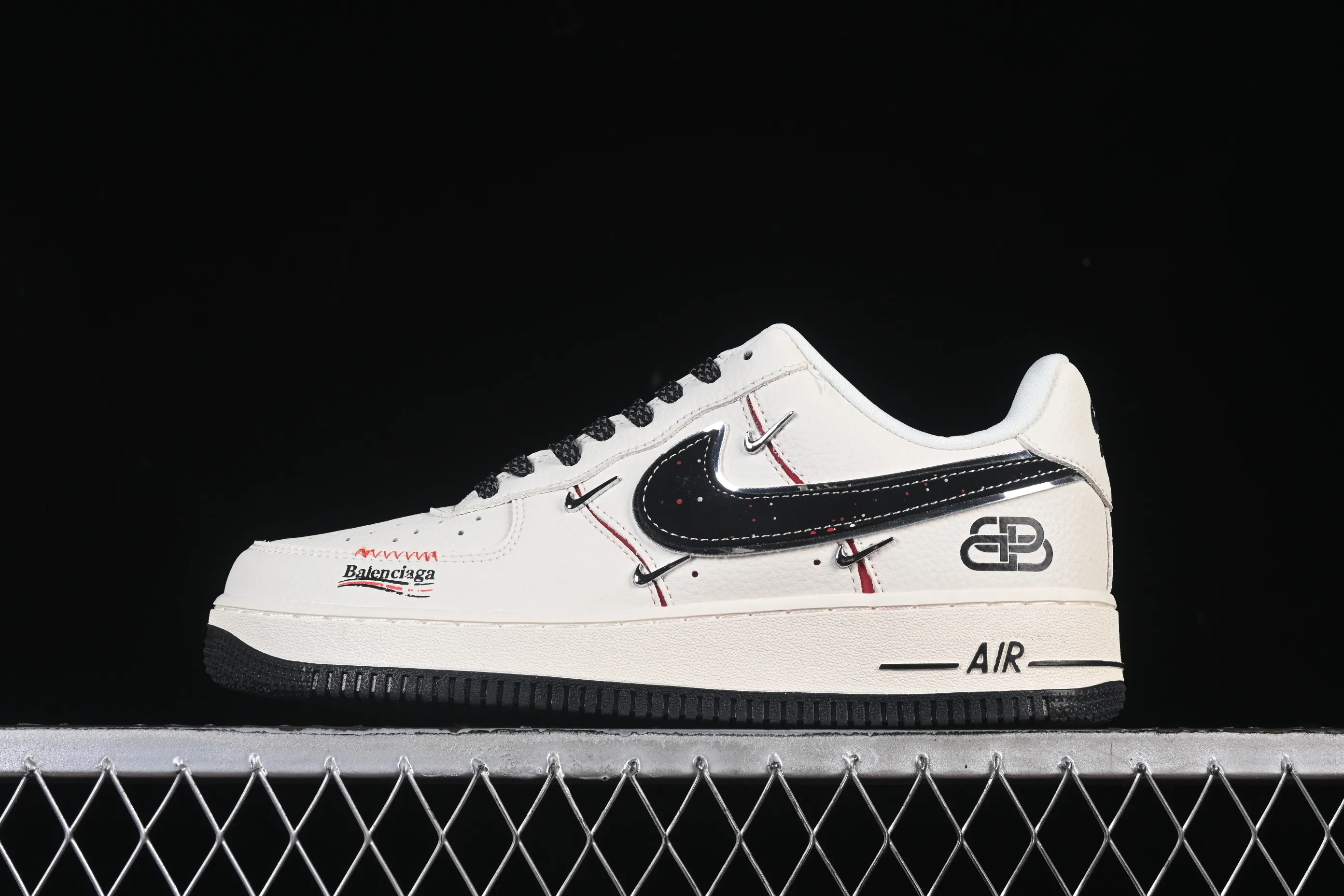 All categories Nk Air Force 1 Air Force series Nk Air Force 1 Low Air Force low-top Nike Air Force 1'07 Low Balenciaga co-branded four silver hooks Air Force 1 low-top casual sneakers DD1928-309